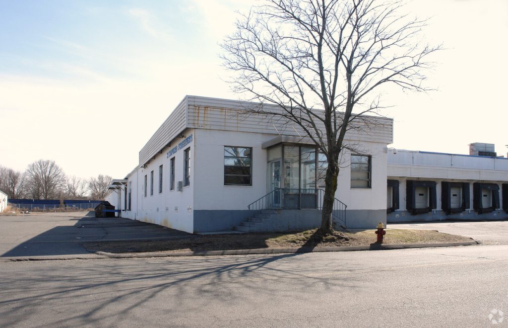 Exterior front of 241 Park Ave, East Hartford Industrial Park space for lease by Real Estate Advisory Group