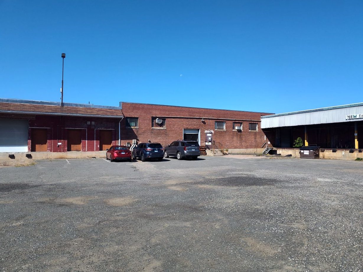 122 H Park Avenue East Hartford CT for lease