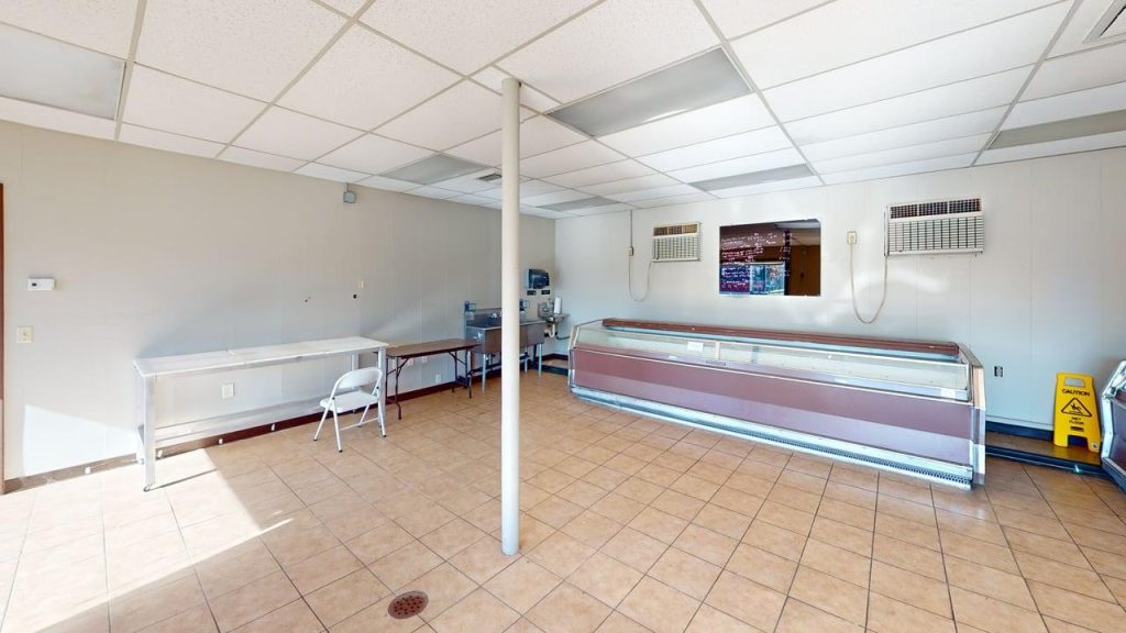 Front-Retail-Building-retail-space