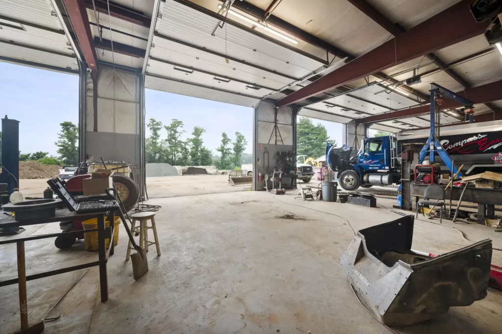 80 Wolcott Rd Simsbury garages-web